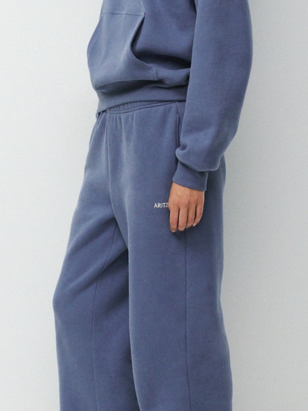 Aritzia Mega Straight Peninsula Blue Sweatpants